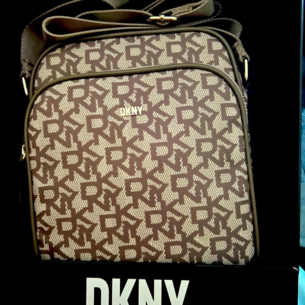 Dkny Women Crossbody Bag Signature Logo